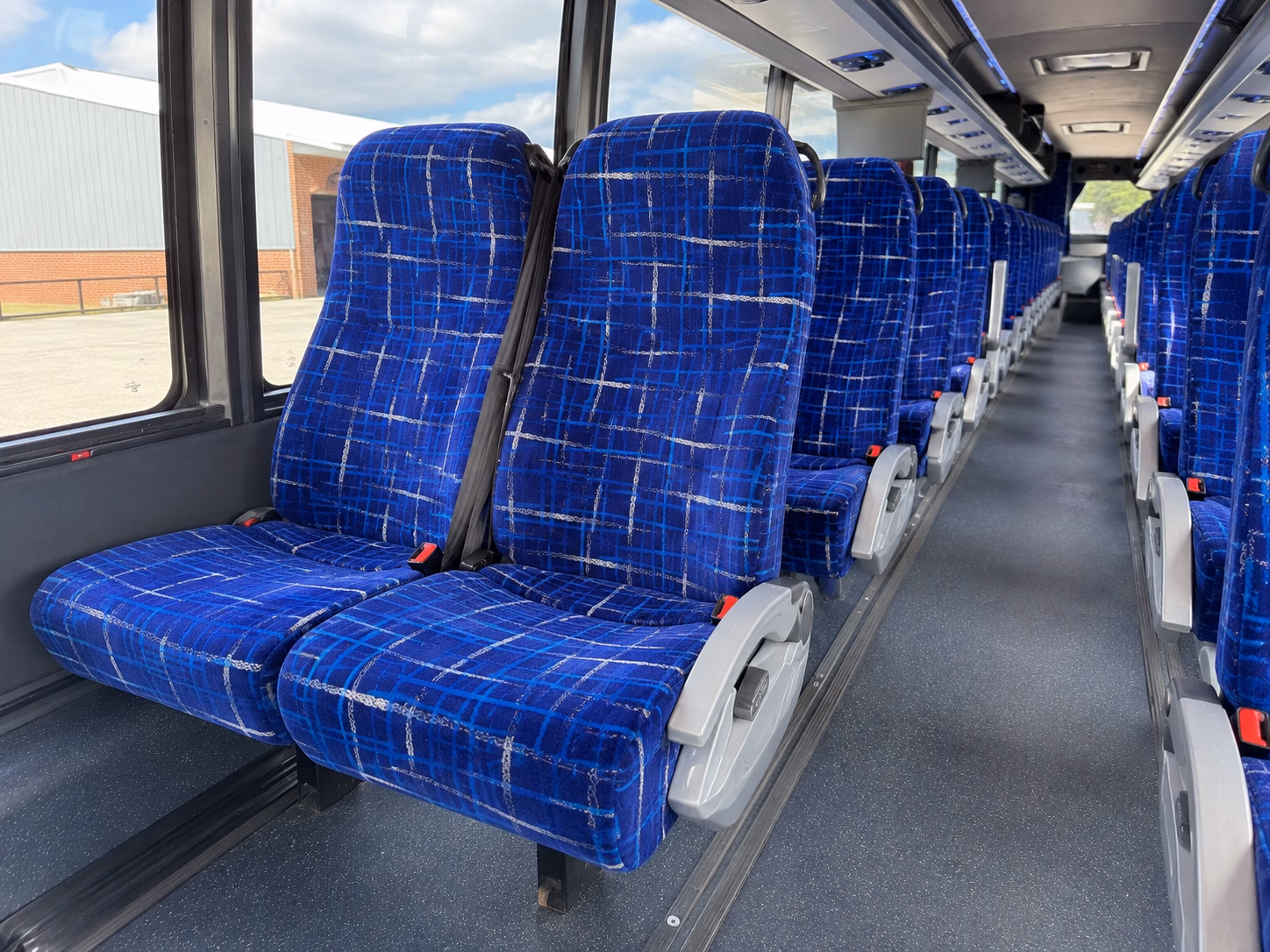 browse a large selection of long distance buses for ski trips wine tours and weekend getaways from kirkland