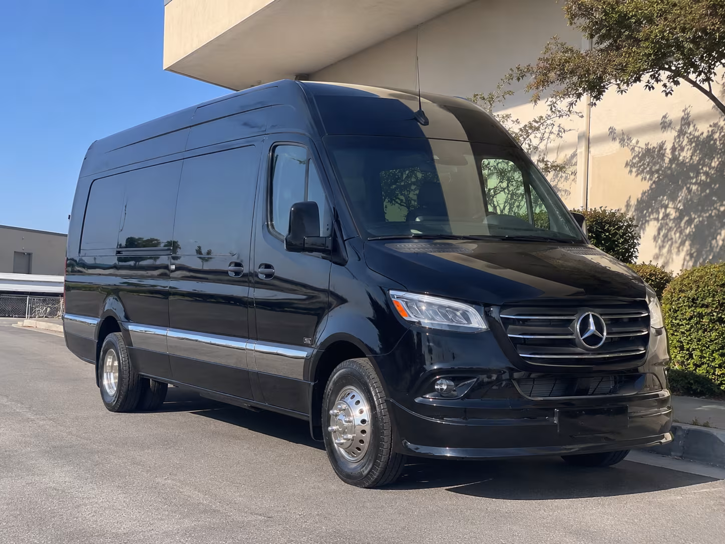 everett seamless transportation for your wedding party and guests