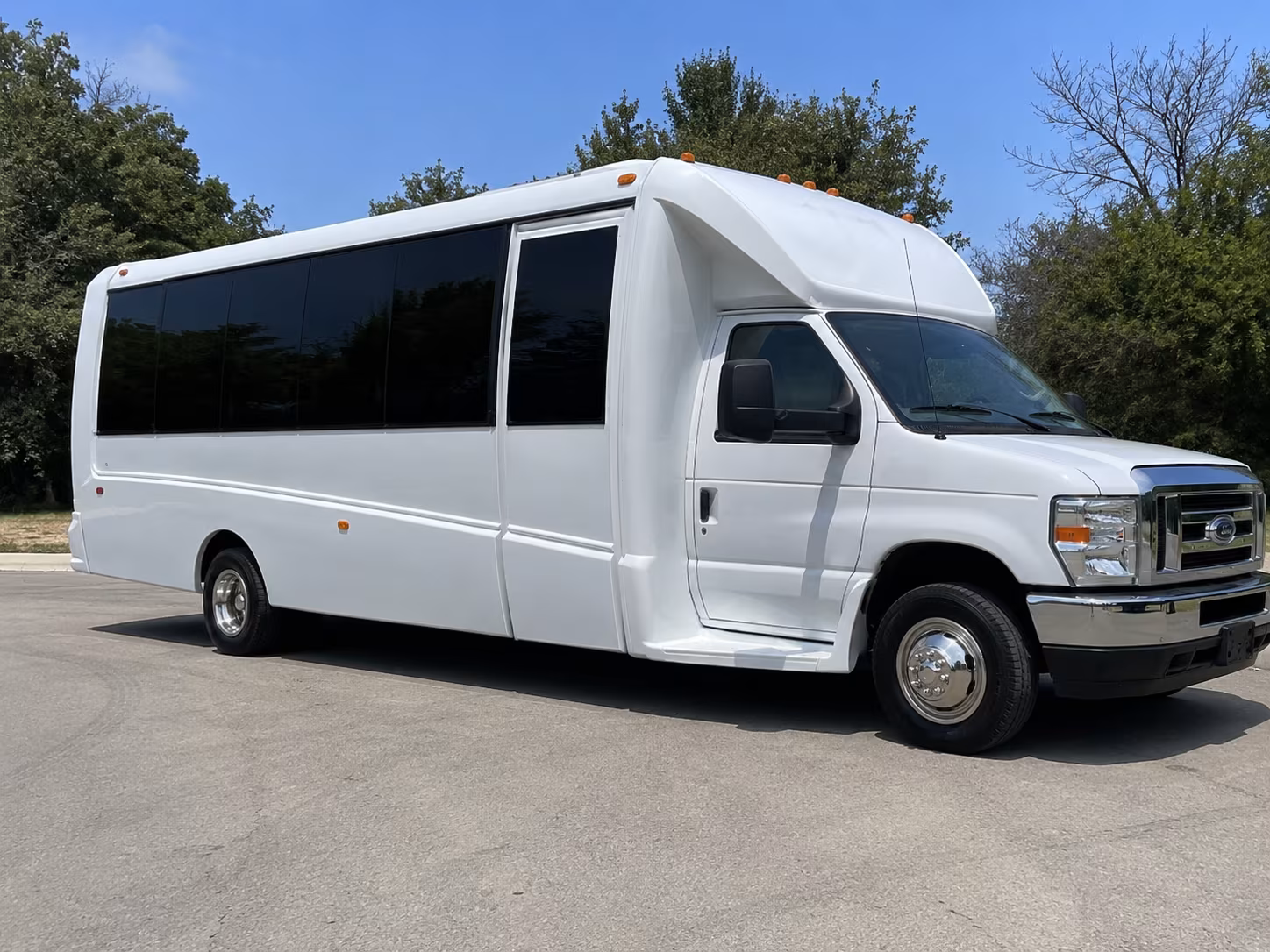 find your kirkland corporate party bus transportation here
