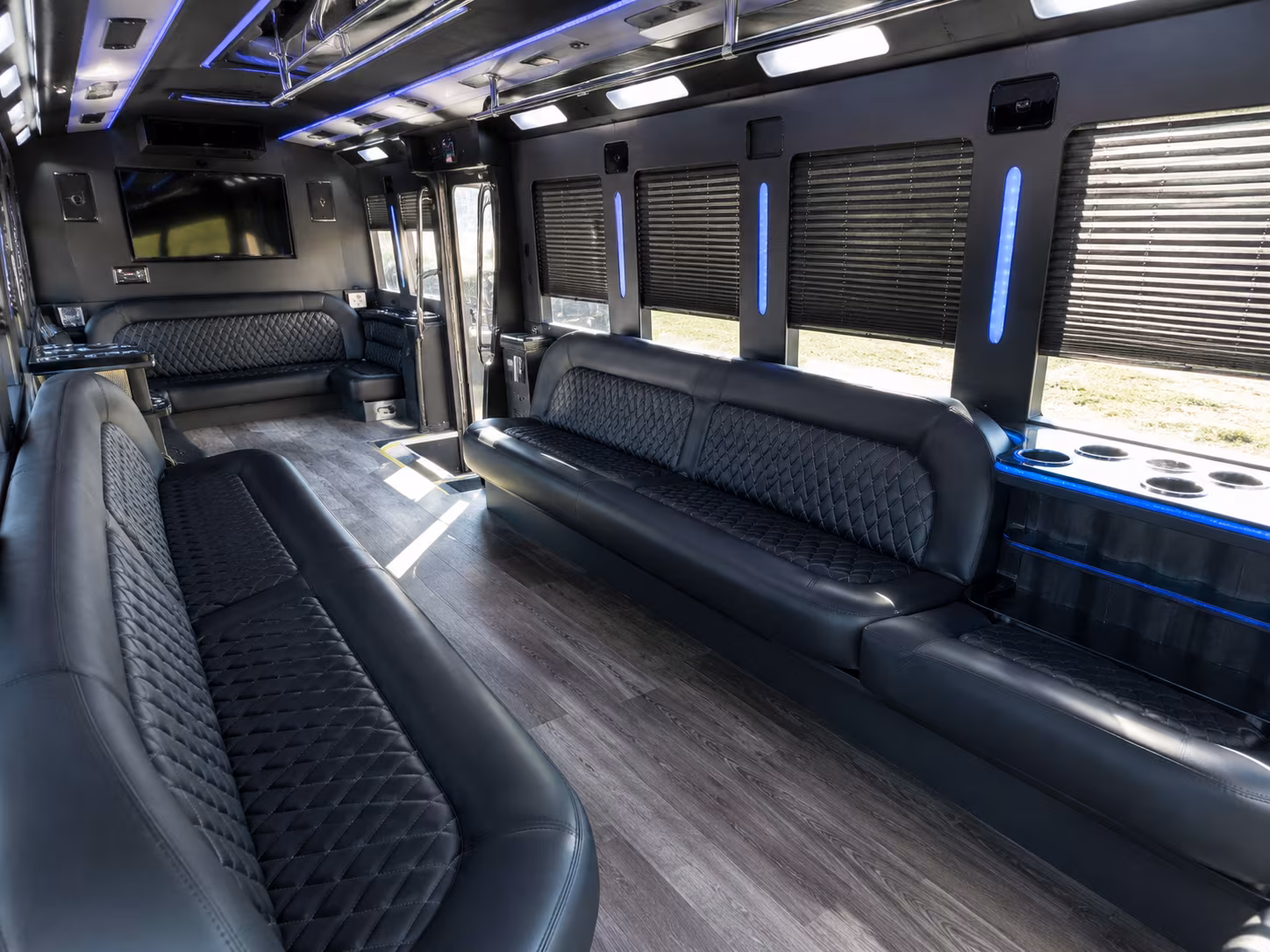find your kirkland holiday party bus transportation here