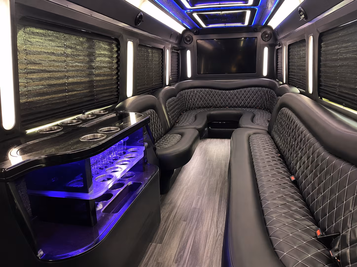 find your kirkland prom party bus transportation here