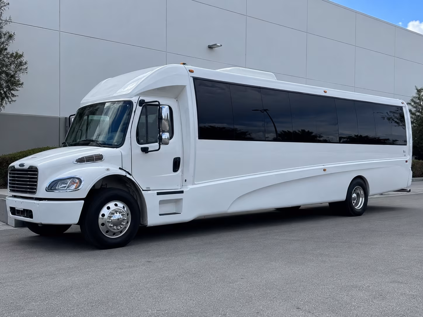 woodinville wine country party bus tours from kirkland